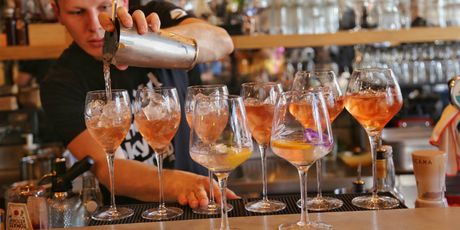 50 A Burger & Champagne Bar – 23