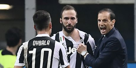 Allegri slavi sa svojim igračima (Foto: AFP)