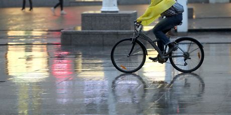 Zagreb: Zagrepčane dočekala kiša i promjena vremena (Patrik Macek/PIXSELL)