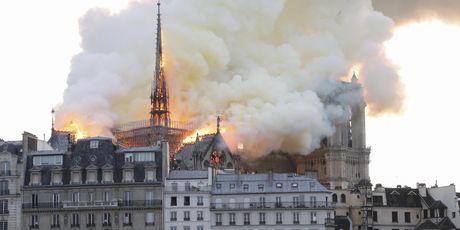 Katedrala Notre-Dame u plamenu (Foto: AFP)