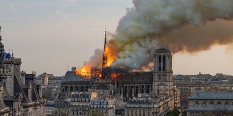 Katastrofalan požar katedrale Notre Dame (Foto: AFP)