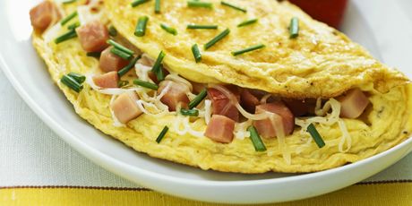 Omlet s ostacima šunke