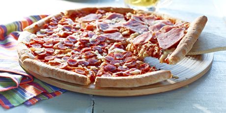 Pizza s ostacima šunke