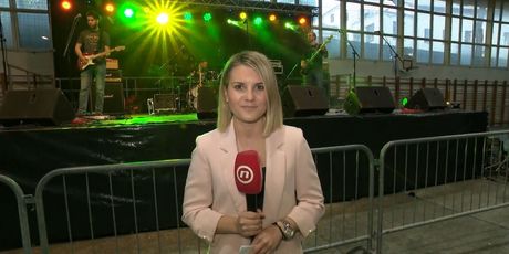 Katarina Jusić prati pripreme za koncert za radnike Uljanika (Foto: Dnevnik.hr)