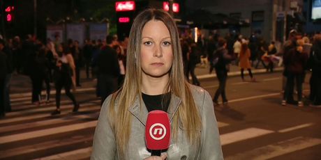 Barbara Štrbac izvještava iz Beograda o skupu potpore Vučiću (Foto: Dnevnik.hr)