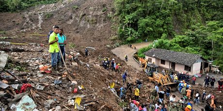 U odronu zemlje u Kolumbiji zatrpano osam kuća (Foto: AFP) - 5