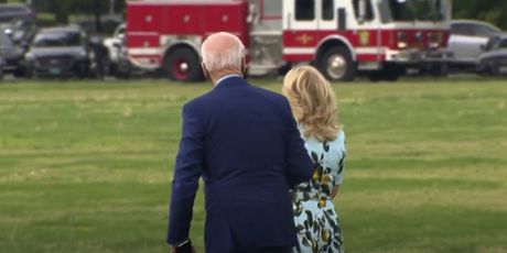 Joe Biden darovao supruzi maslačak - 2