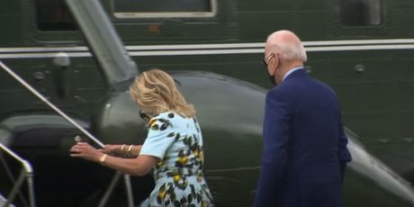Joe Biden darovao supruzi maslačak - 6