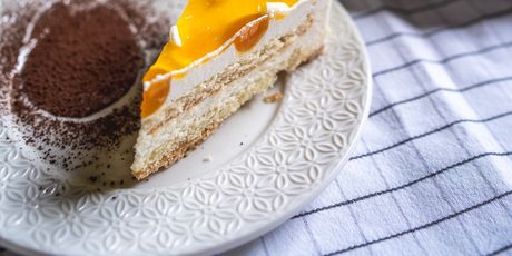 Deluxe premium torta od panacotte i breskve