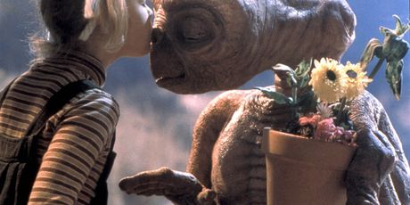 Matthew De Merrit kao E.T. i Drew Barrymorre