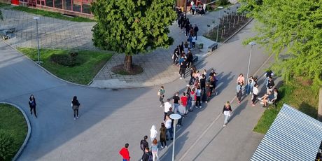 Red je skoro do paviljona!