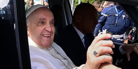 Papa Franjo izašao iz bolnice - 4