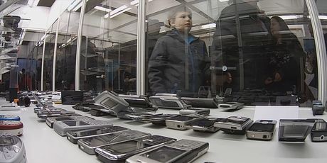 Ilustracija, 50 godina mobitela - 1