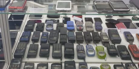 Ilustracija, 50 godina mobitela - 4