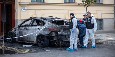 Zapaljeni automobil u Osijeku - 8