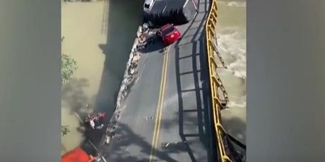 Urušio se most u Kolumbiji - 4