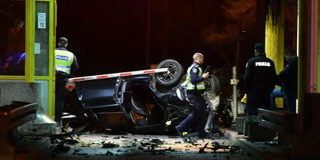 Vozač automobilom udario u beton kod naplatne kućice Goričan - 1