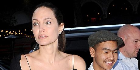 Maddox Jolie Pitt i Angelina Jolie - 3