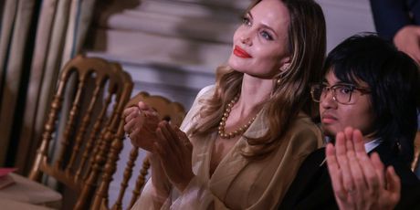 Maddox Jolie Pitt i Angelina Jolie - 6