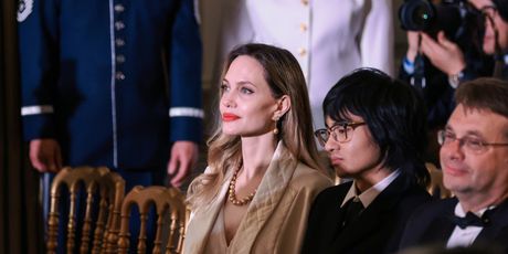 Maddox Jolie Pitt i Angelina Jolie - 7