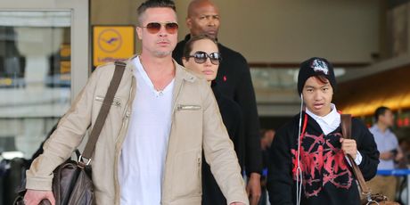 Maddox Jolie Pitt, Angelina Jolie i Brad Pitt - 2