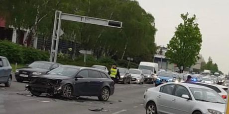 Prometna nesreća na Aveniji Dubrovnik u Zagrebu