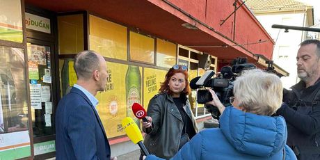 Župan Ličko-senjske županije Ernest Petry prisustvovao puštanju bankomata u promet - 4