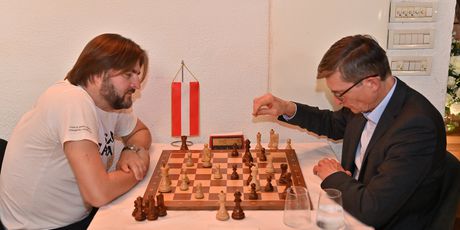 Humanitarni šahovski turnir poznatih - 1