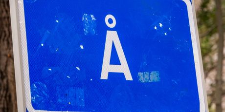 Å - 1
