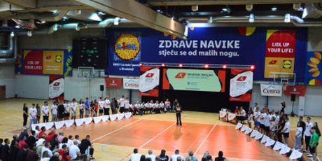 Vratimo djecu na igrališta