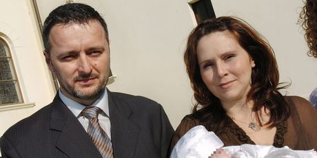 Marko Perković Thompson sa suprugom i kćeri na krštenju