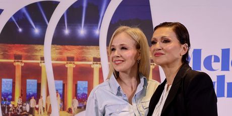 Nina Badrić i Jelena Rozga