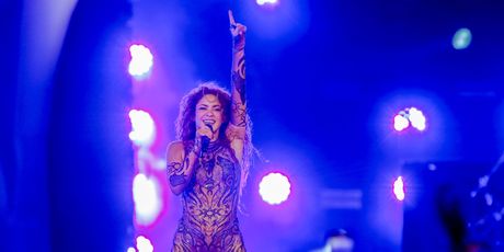 Shakira - 8