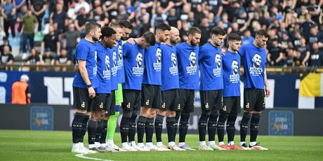 Igrači Dinama odali počast Nikoli Pokrivaču