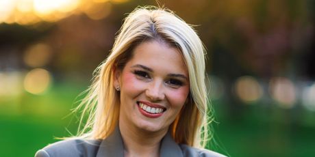 Petra Gajšak, voditeljica
