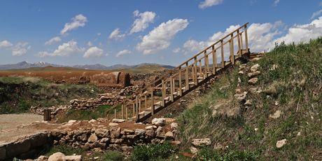 Takht-e Sulejman - 3