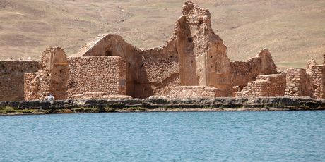 Takht-e Sulejman - 4