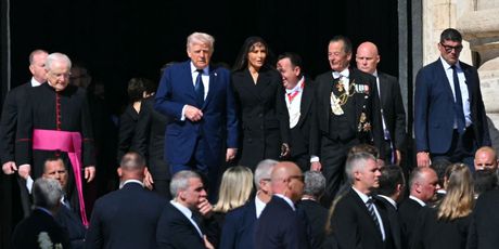 Donald i Melania Trump na ispraćaju pape Franje - 1