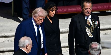 Donald i Melania Trump na ispraćaju pape Franje - 4