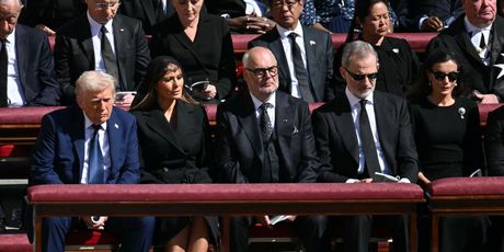 Donald Trump, Melania Trump, kralj Felipe i kraljica Letizia na ispraćaju pape Franje