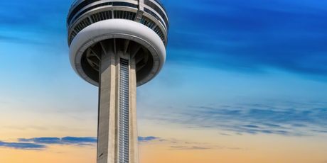 CN Tower u Torontu, Kanada - 1