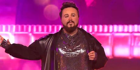 Iva Ajduković kao Jacques Houdek