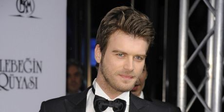 Kıvanç Tatlıtuğ - 1