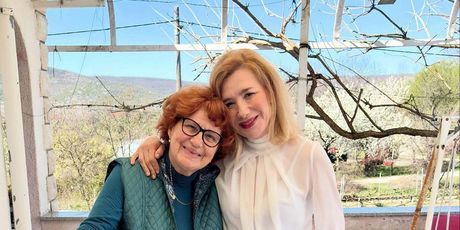 Ecija Ojdanić s majkom - 3