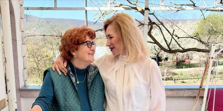 Ecija Ojdanić s majkom - 5