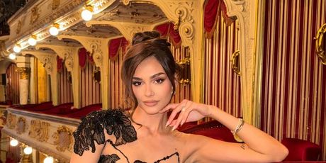 Laura Gnjatović na Instagramu - 2