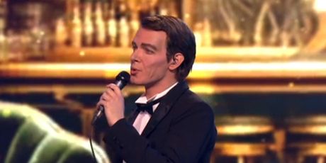 Lovro Juraga kao Frank Sinatra