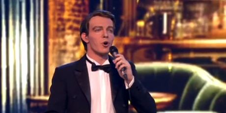 Lovro Juraga kao Frank Sinatra