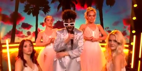 Dora Trogrlić kao Bad Bunny