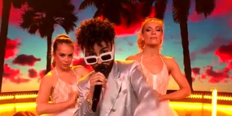 Dora Trogrlić kao Bad Bunny